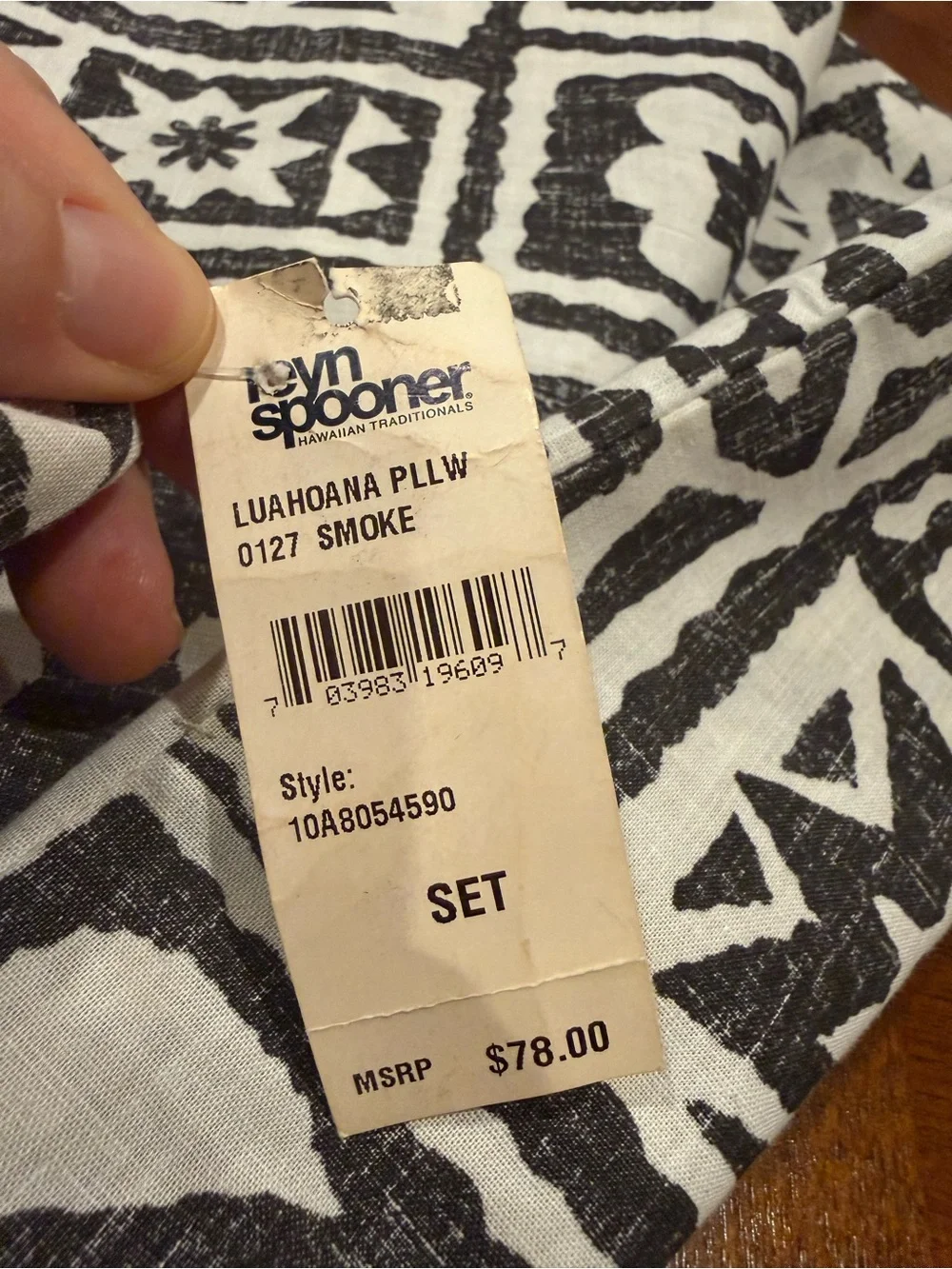 Reyn Spooner pillowcases, set of 2. Black and white.